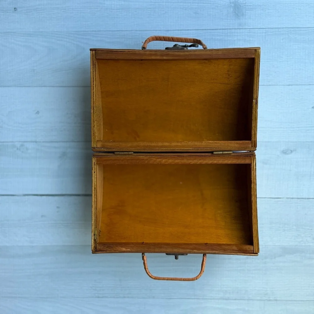 Vintage Wood & Leather Embossed Handbag - Picture 7 of 7